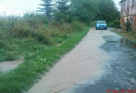 Útěchovice – silnice u Cenkové, nekapacitní příkopy a propustky